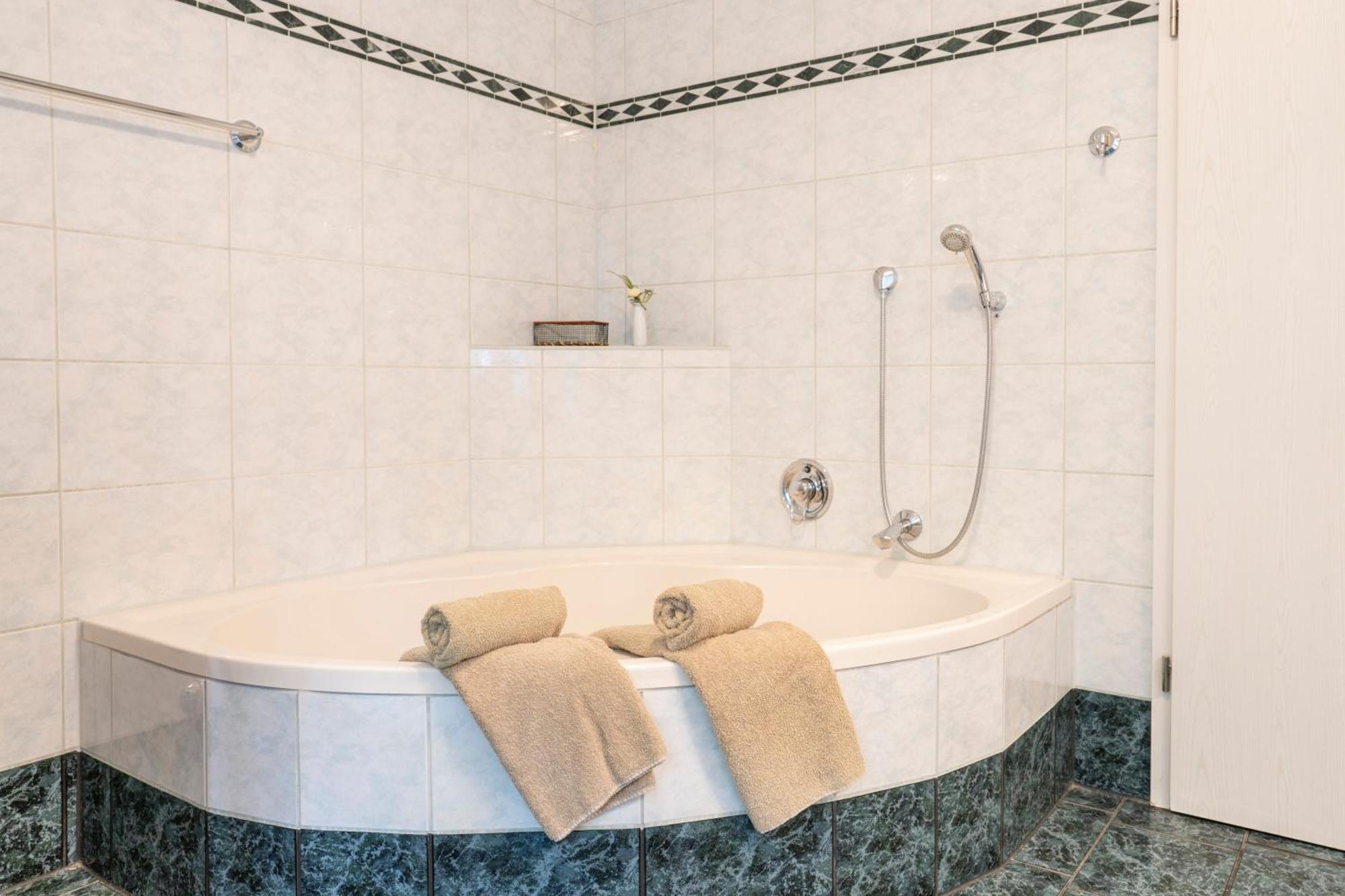 Ringhotel Villa Margarete Варен Екстериор снимка